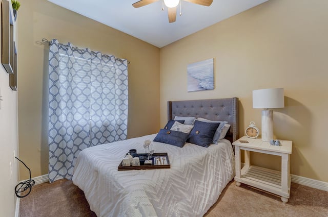 15_web_or_mls_Zac_Lentz_Parkway_015