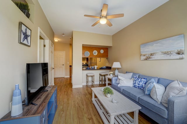 7_web_or_mls_Zac_Lentz_Parkway_007