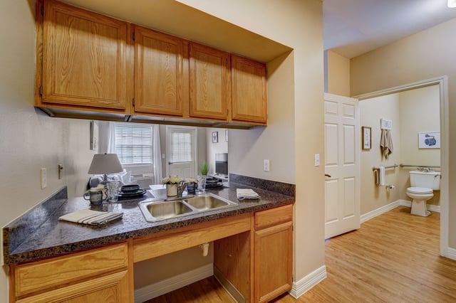 9_web_or_mls_Zac_Lentz_Parkway_009